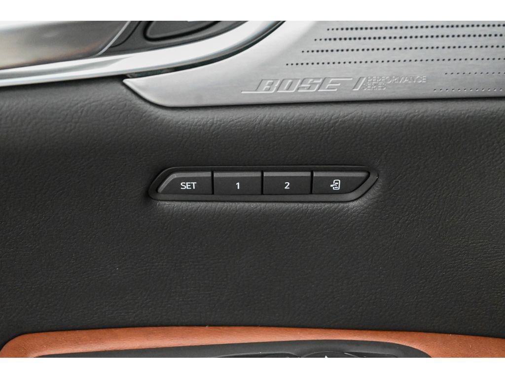 New 2026 Cadillac XT5 Sportv w/ LPO, Onyx Lite Package image 17