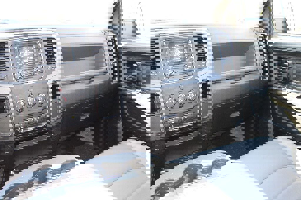 Used 2018 RAM 2500 Tradesman w/ Chrome Appearance Group image 42