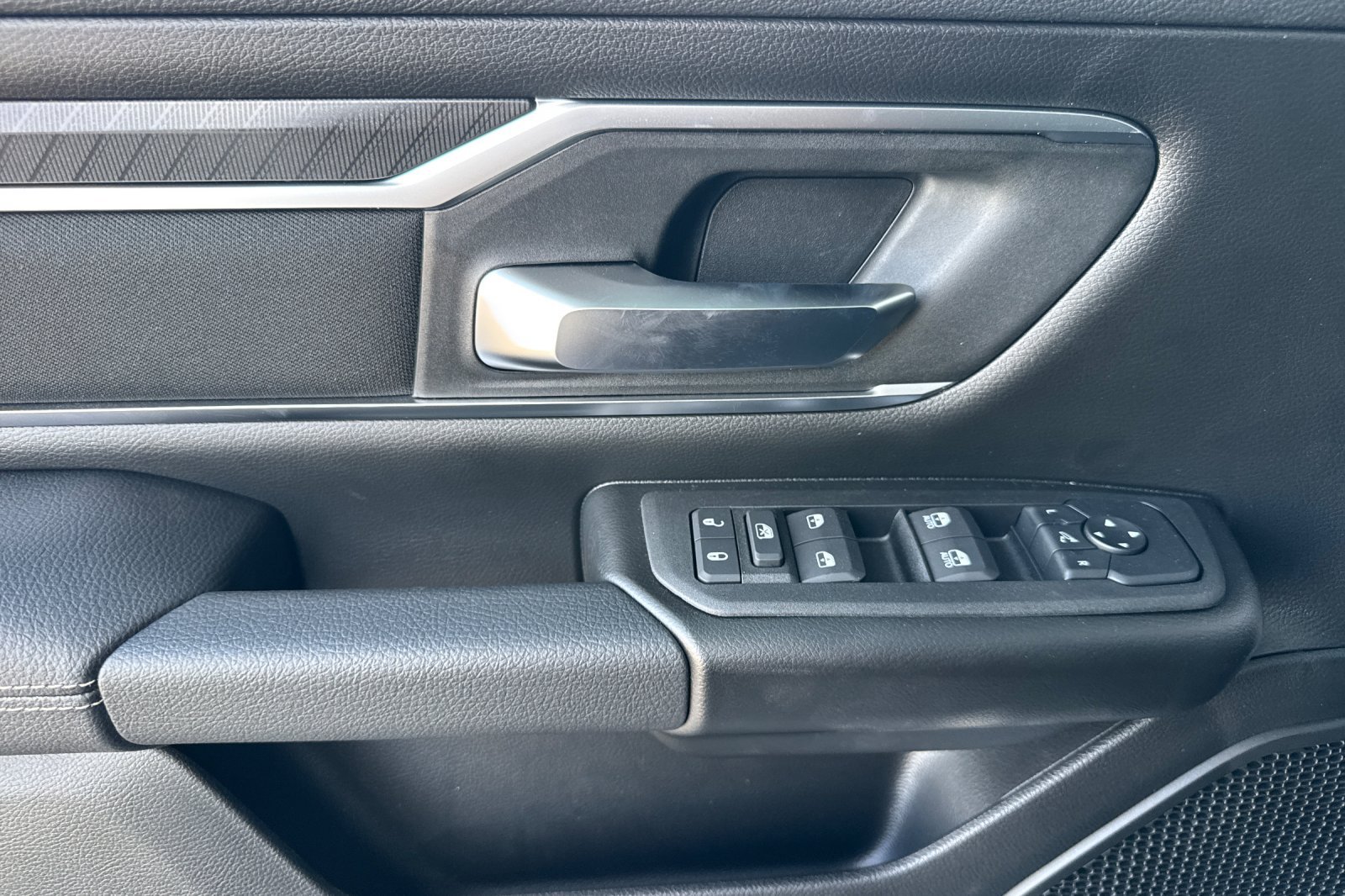 New 2027 RAM 1500 4x4 Crew Cab image 10