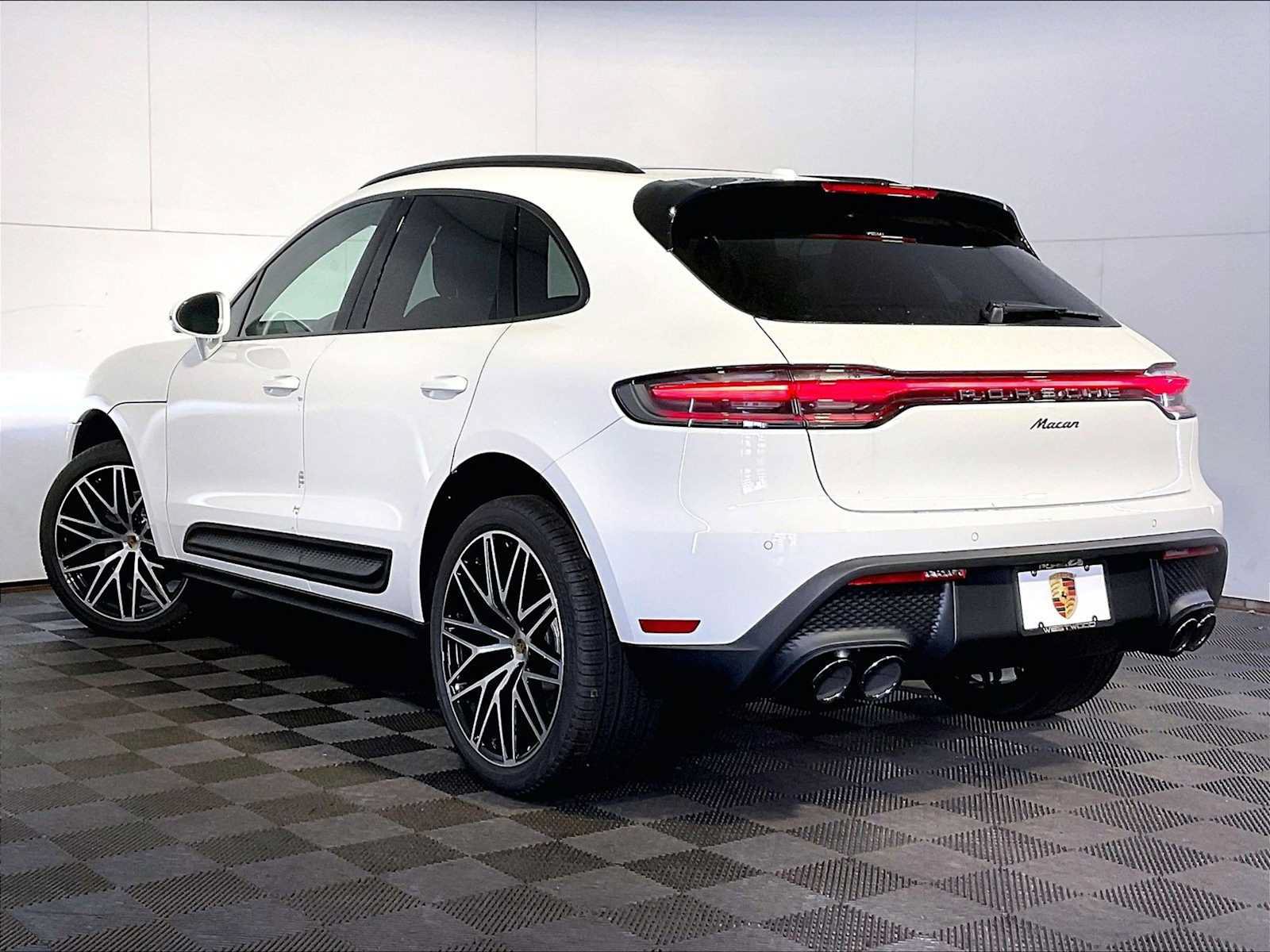 New 2026 Porsche Macan AWD/4WD image 3