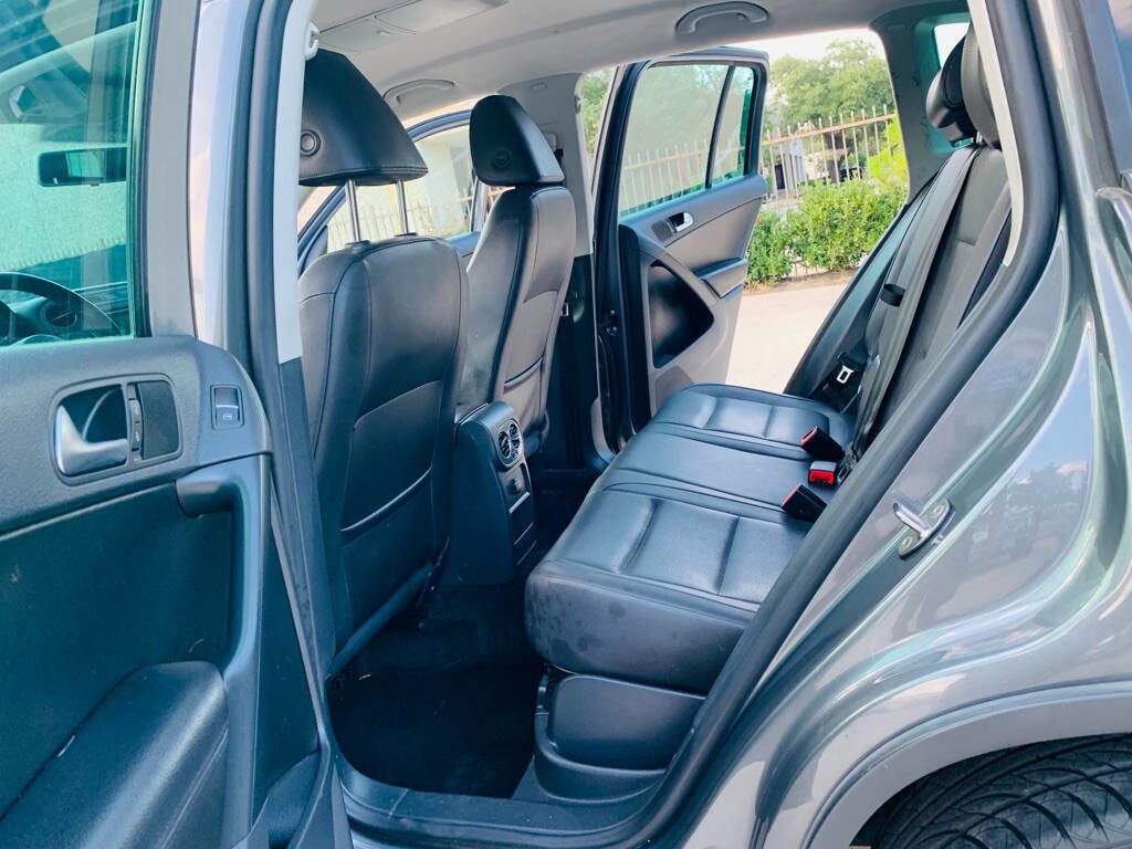 Used 2012 Volkswagen Tiguan SE FWD image 18
