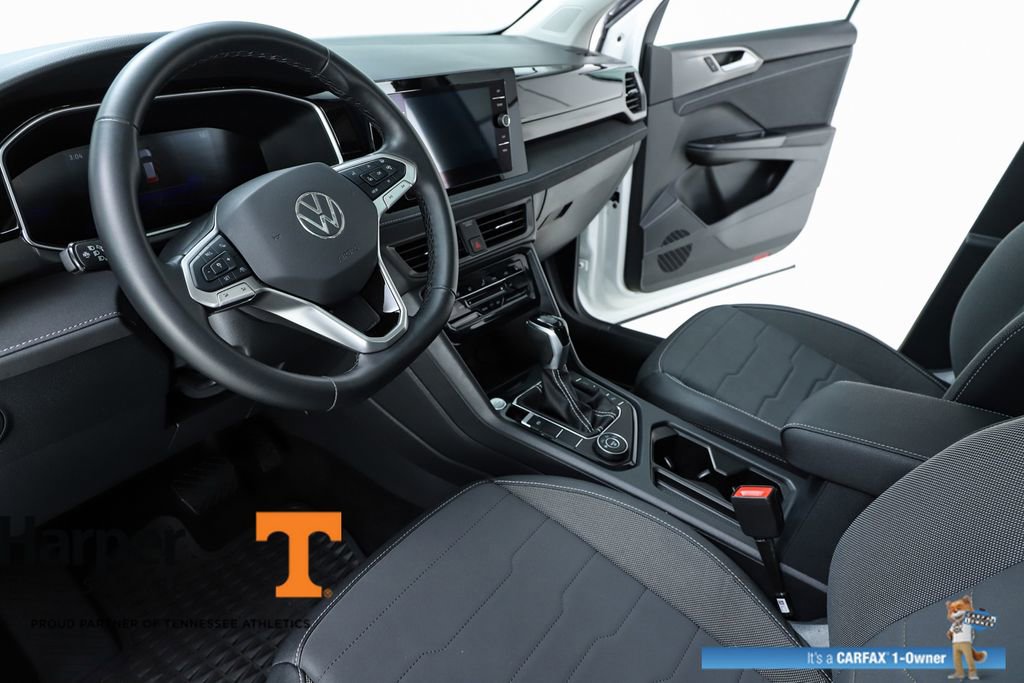 Used 2025 Volkswagen Taos SE image 19