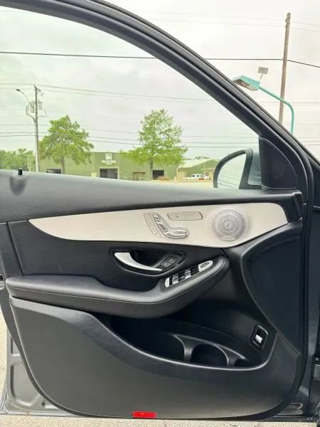 Used 2019 Mercedes-Benz GLC 300 4MATIC image 20
