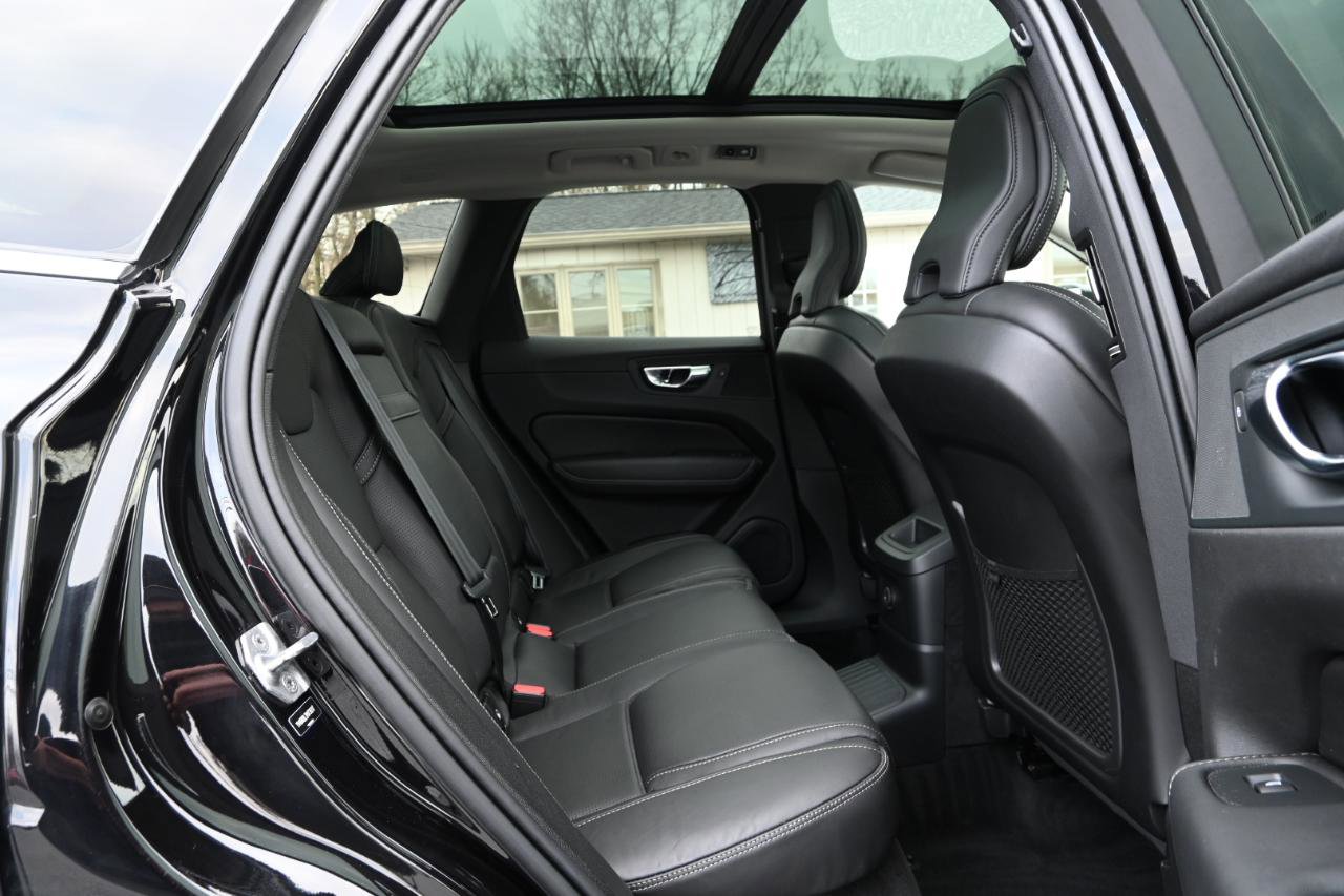 Used 2021 Volvo XC60 T8 Inscription Expression image 37