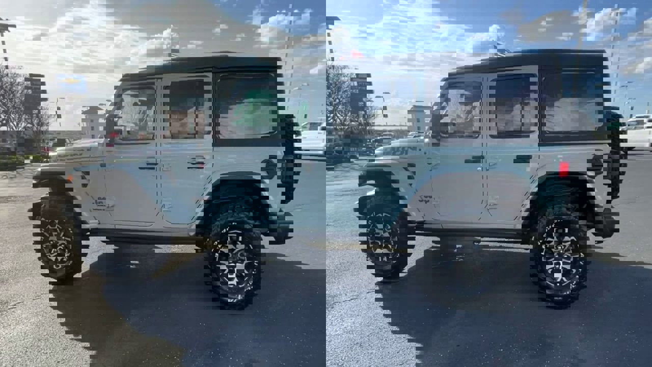 Used 2023 Jeep Wrangler Unlimited Rubicon w/ Cold Weather Group image 6