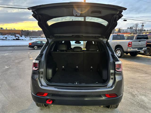 Used 2024 Jeep Compass Trailhawk image 8