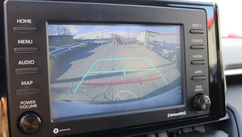 Used 2021 Toyota RAV4 LE image 17