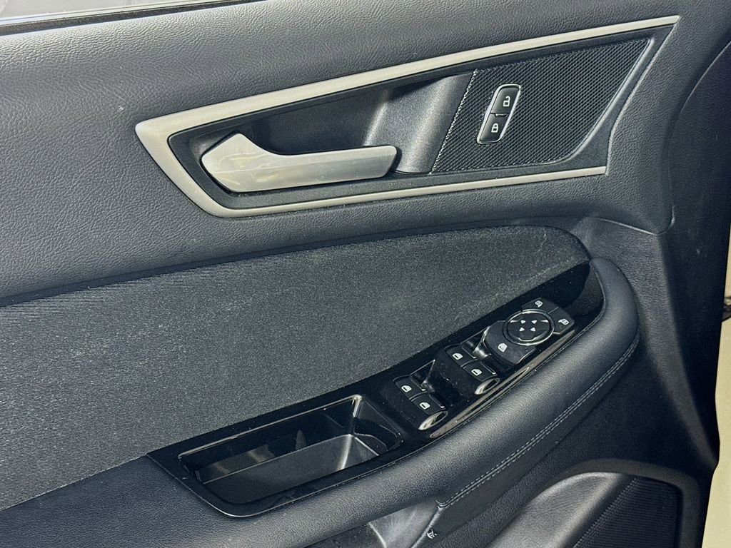 Used 2018 Ford Edge SEL AWD/4WD image 17