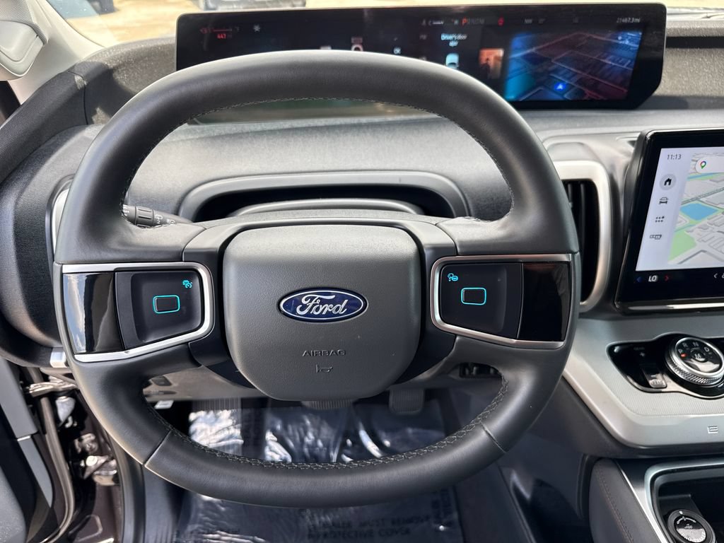 Used 2025 Ford Expedition Active RWD image 15