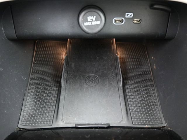 Used 2023 Volvo XC40 B5 Plus w/ Protection Package Premier AWD/4WD image 12