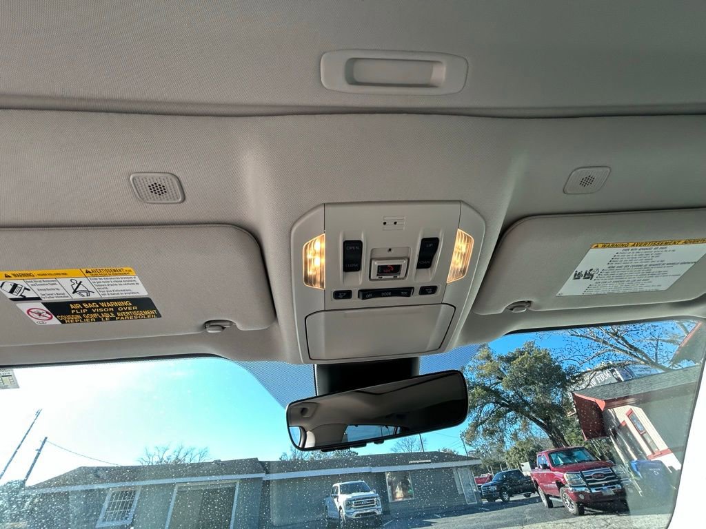 Used 2023 Toyota Highlander XLE image 32