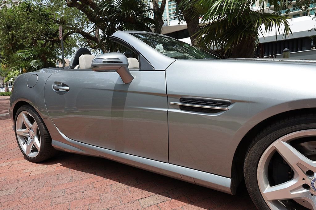 Used 2013 Mercedes-Benz SLK 250 image 22
