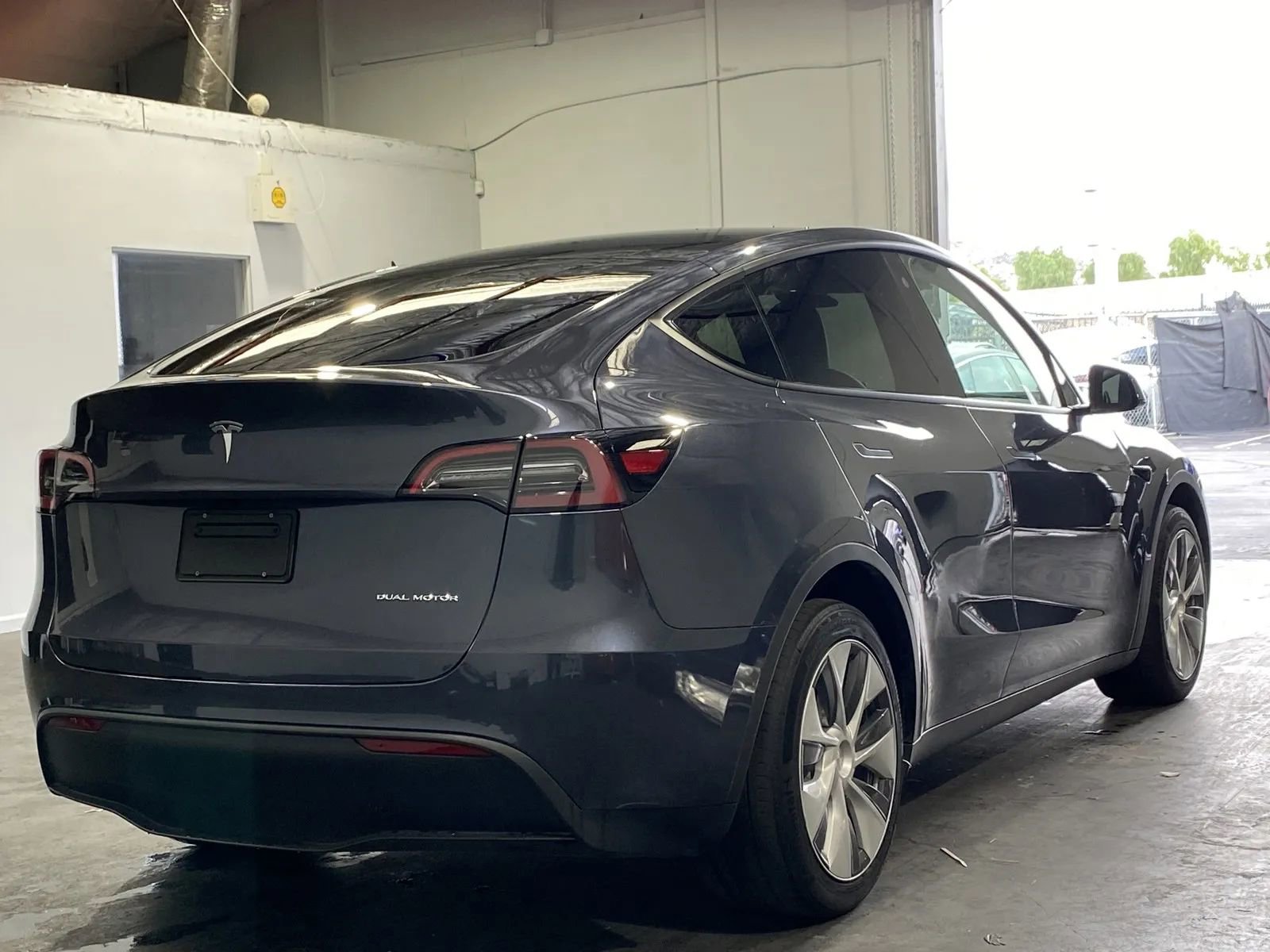 Used 2023 Tesla Model Y Long Range image 4