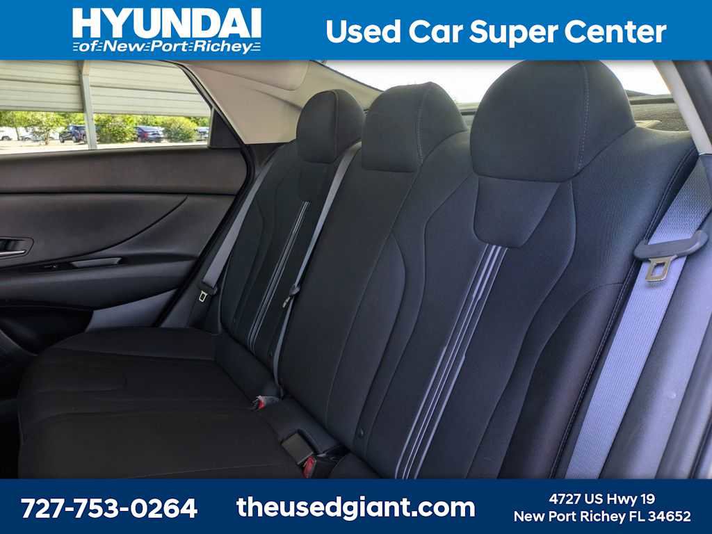 Used 2021 Hyundai Elantra SEL FWD image 13