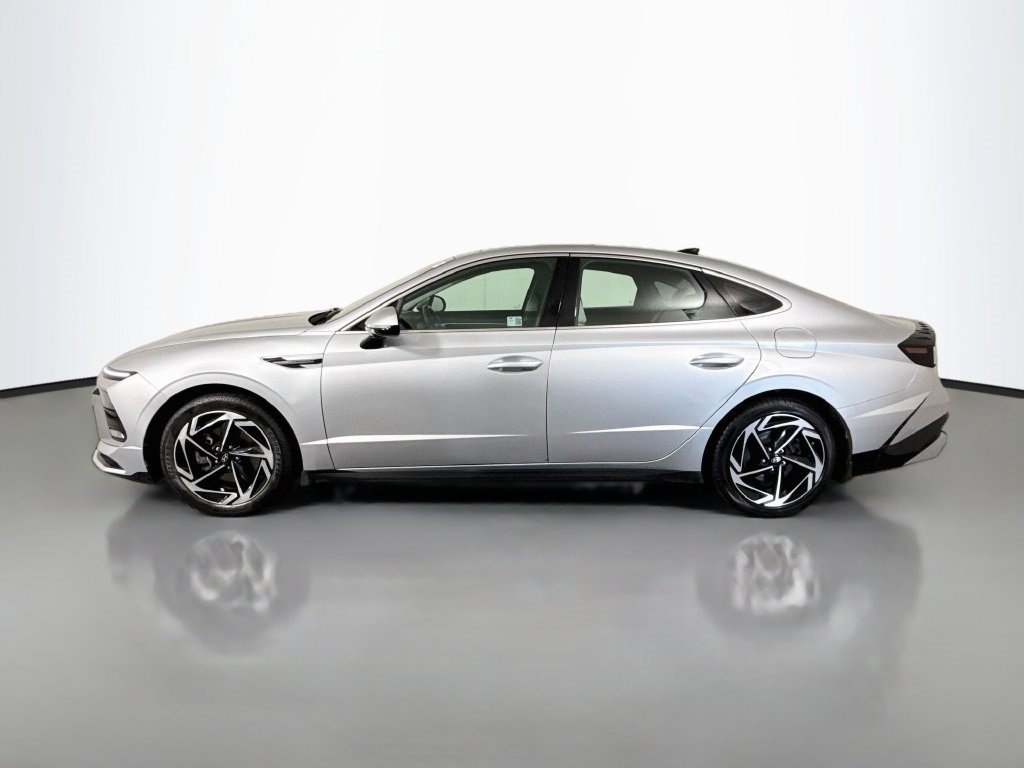 Used 2024 Hyundai Sonata SEL w/ Convenience Package FWD image 6