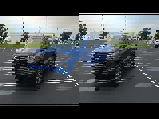 Used 2023 Chevrolet Colorado LT w/ LT Convenience Package II image 4