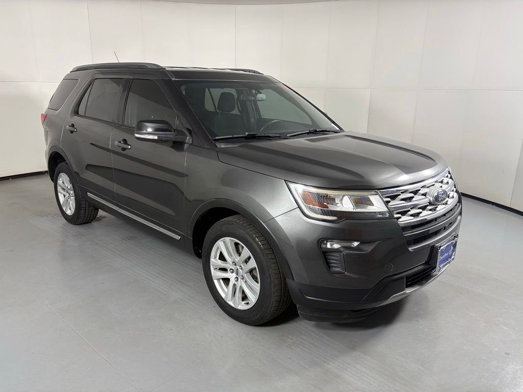 Used 2018 Ford Explorer XLT w/ Equipment Group 201A AWD/4WD image 2