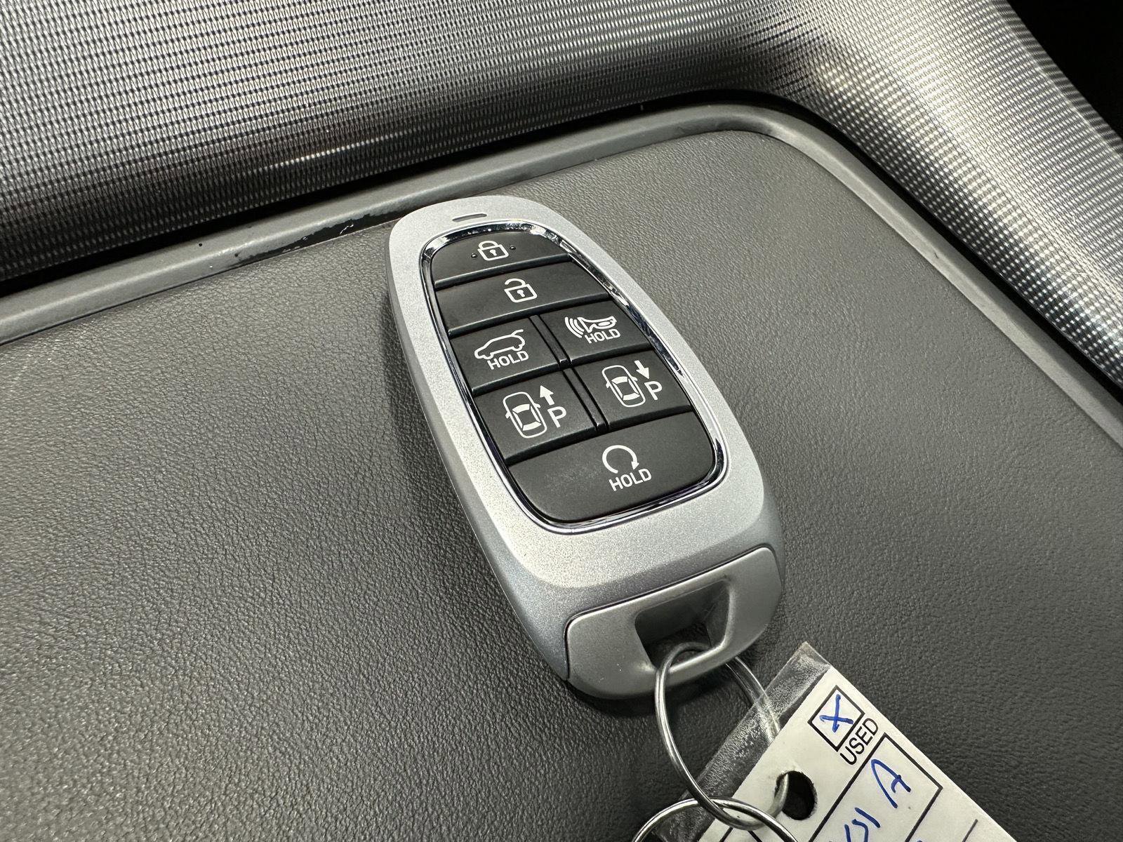 Used 2023 Hyundai Palisade Calligraphy image 33