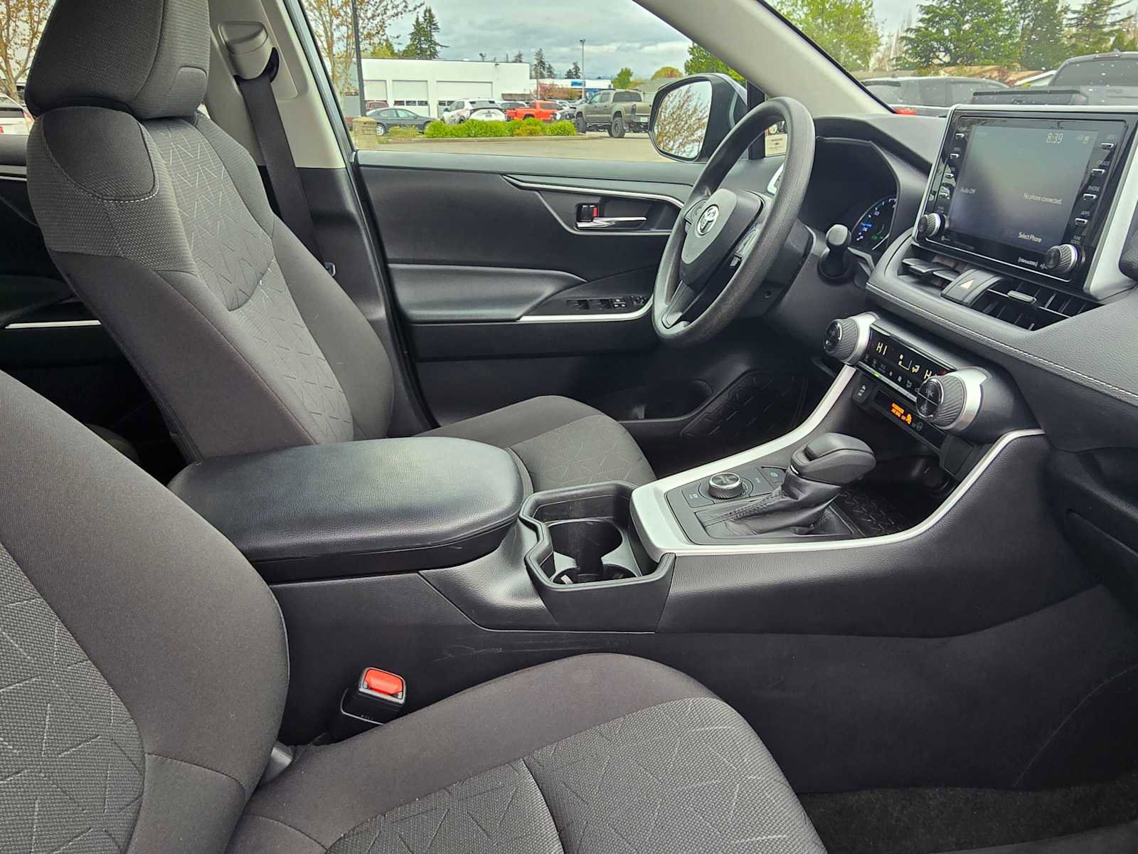 Used 2021 Toyota RAV4 XLE w/ Convenience Package image 12