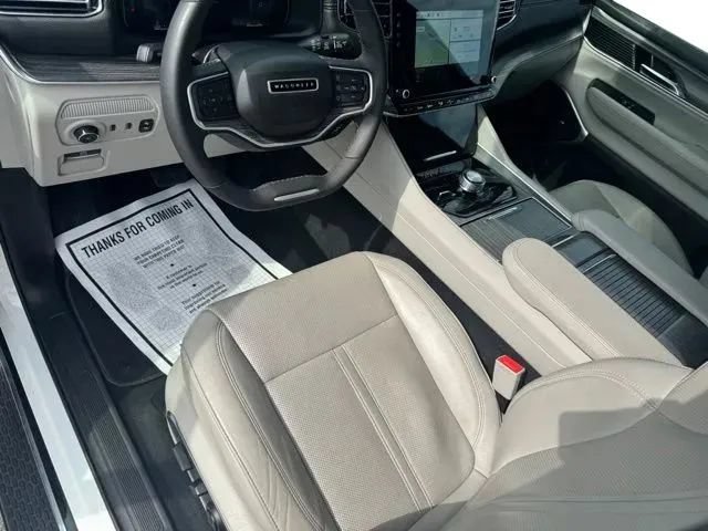 Used 2024 Jeep Wagoneer Series II w/ Flexible Seating Group AWD/4WD image 10