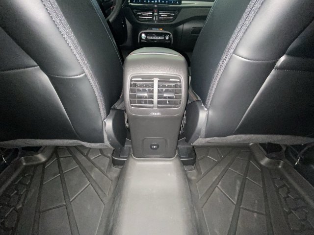 Used 2024 Ford Escape ST-Line w/ Tech Pack #1 FWD image 29