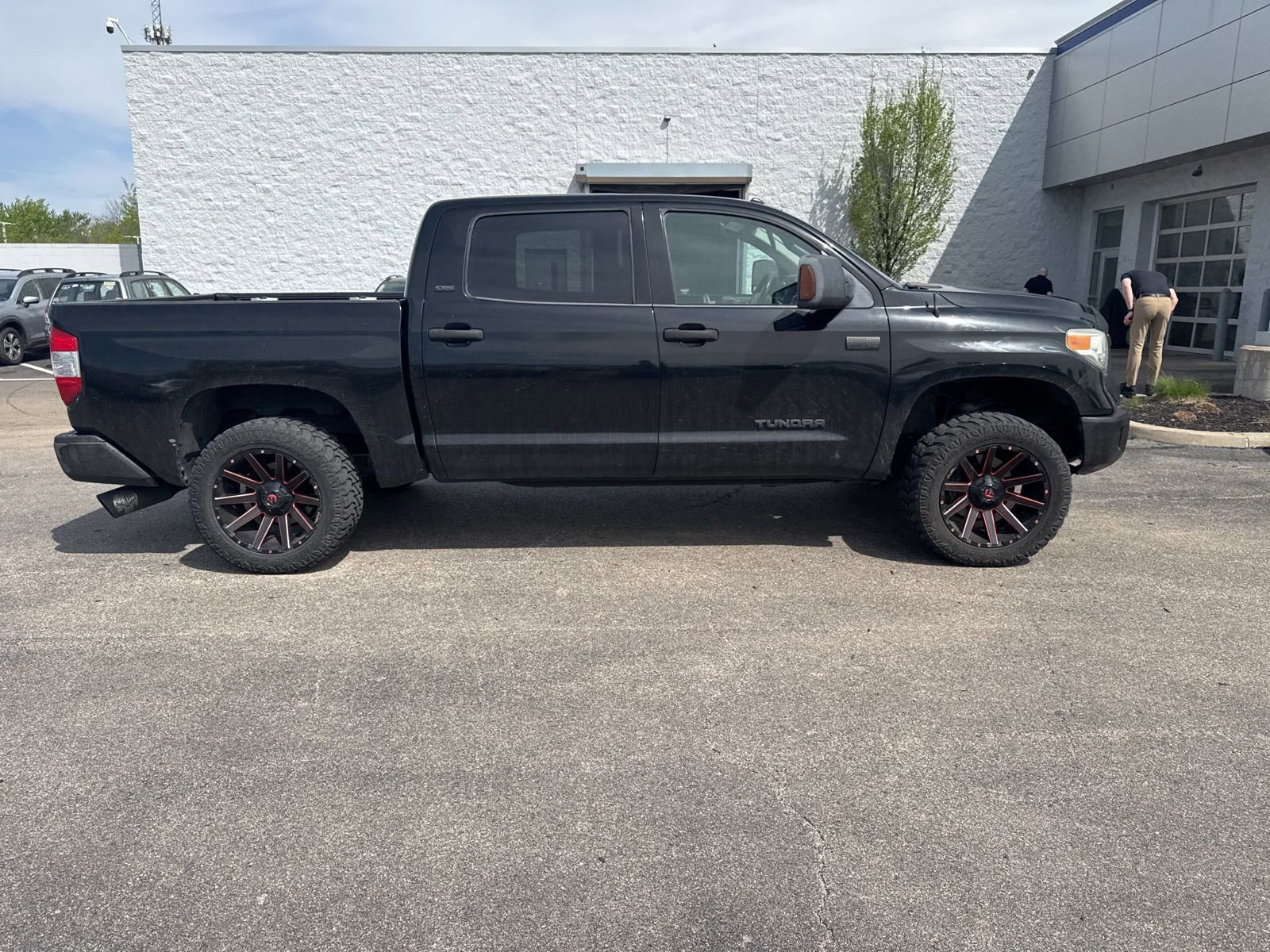 Used 2014 Toyota Tundra SR5 w/ TRD Off Road Package image 9