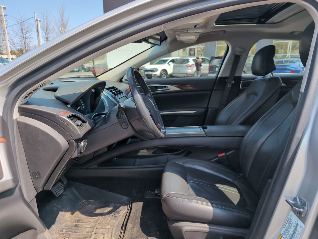 Used 2014 Lincoln MKZ Hybrid FWD image 9