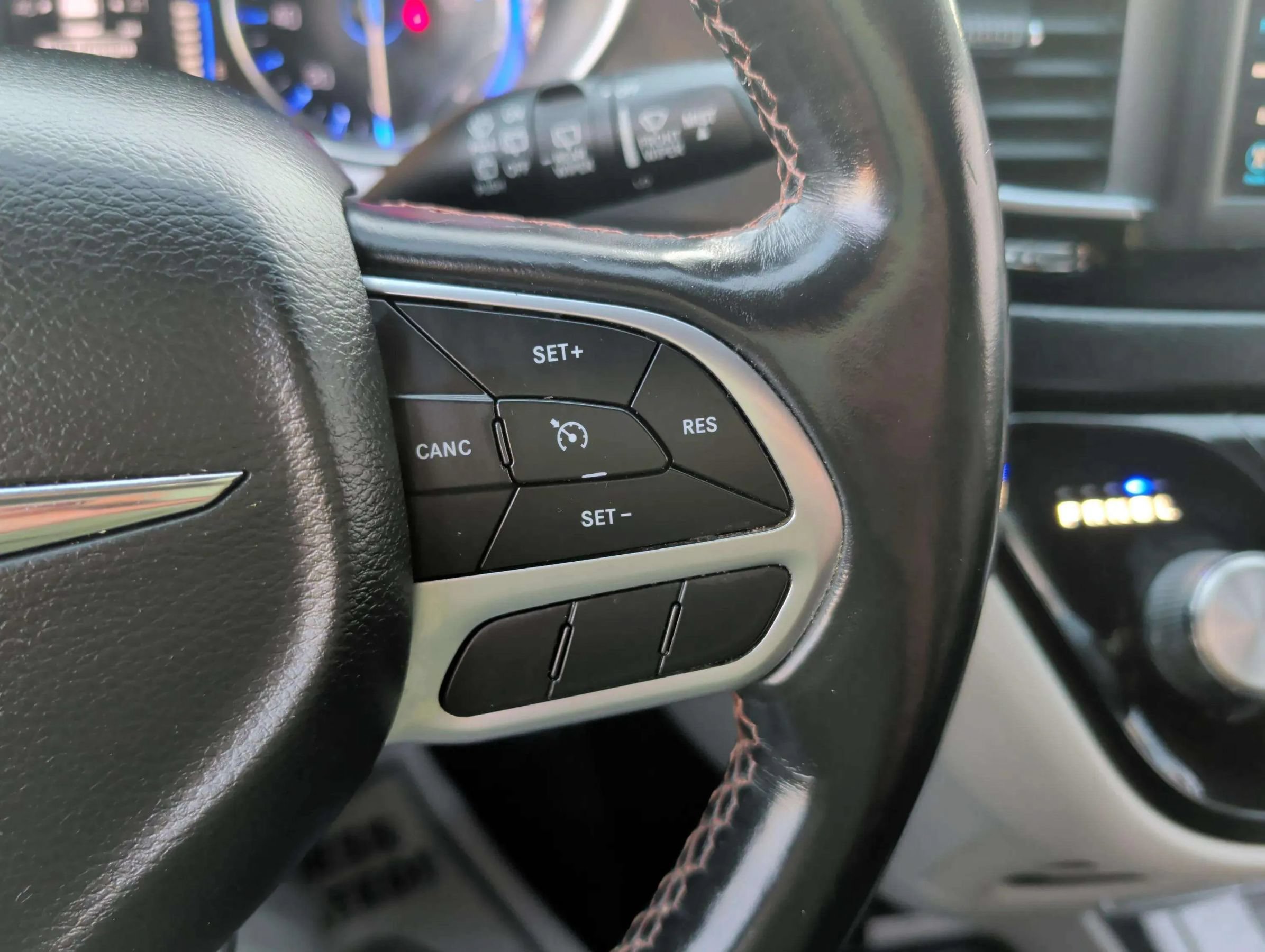 Used 2020 Chrysler Pacifica Touring-L FWD image 22