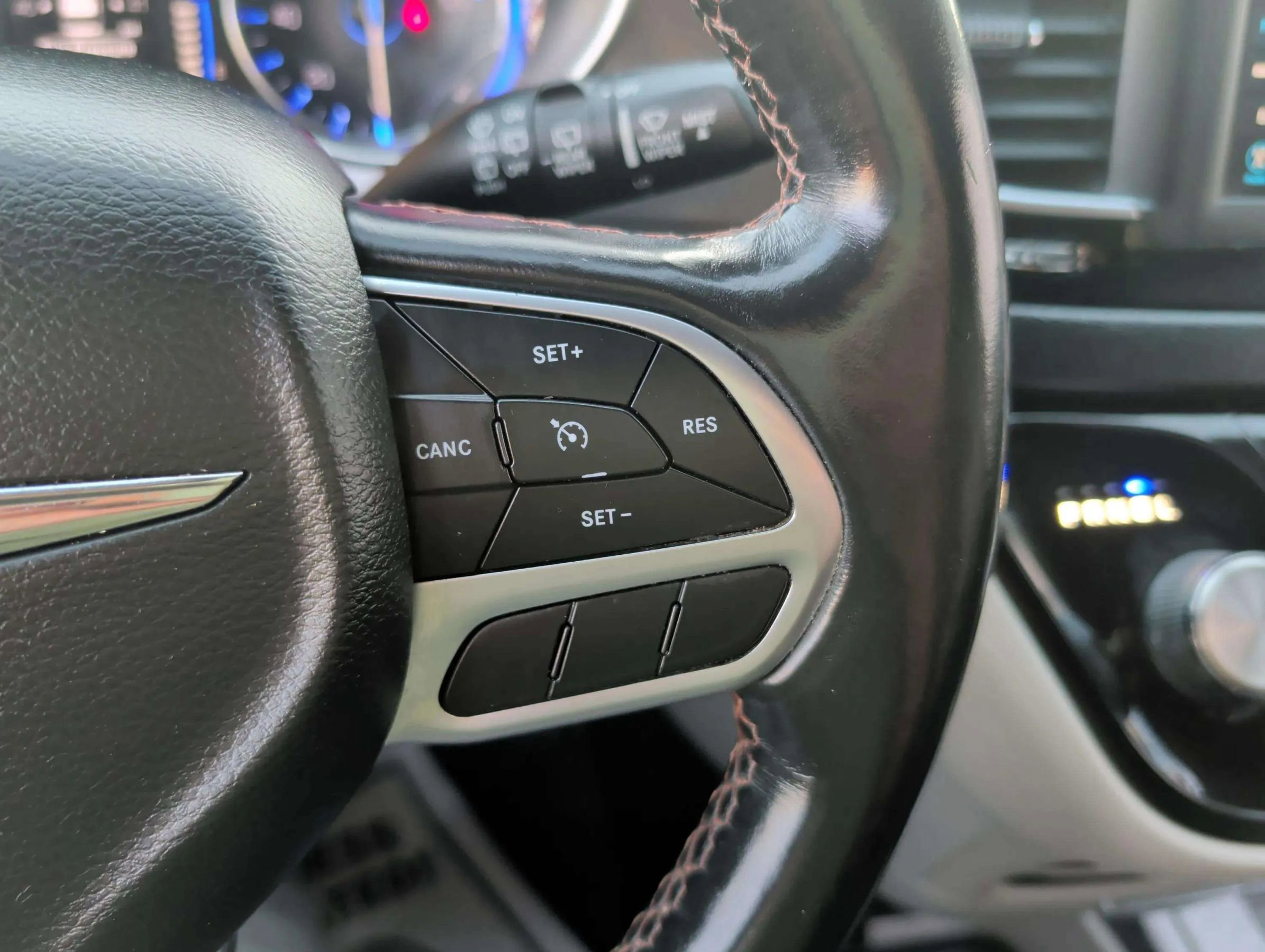 Used 2020 Chrysler Pacifica Touring-L FWD image 22