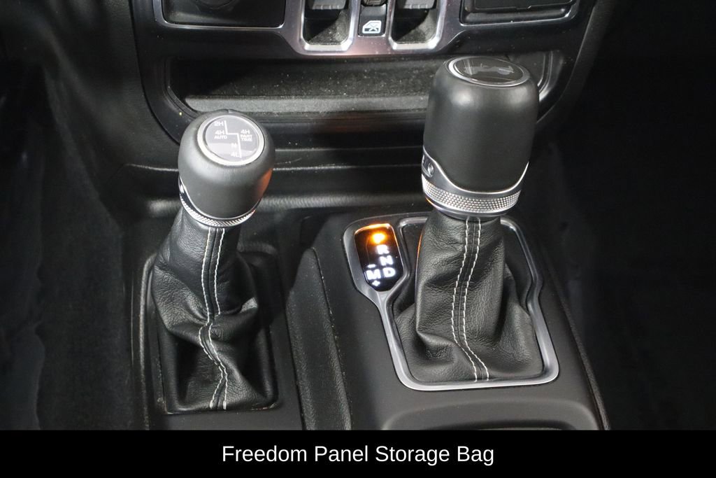 Used 2023 Jeep Wrangler Unlimited Sahara w/ Cold Weather Group AWD/4WD image 14