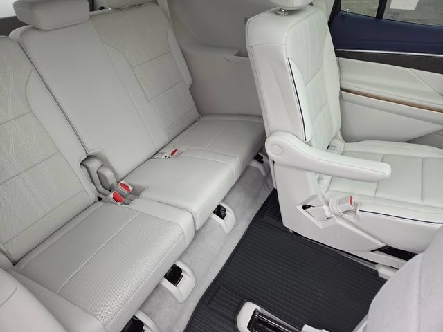 New 2026 Buick Enclave Avenir w/ Super Cruise Package FWD image 31