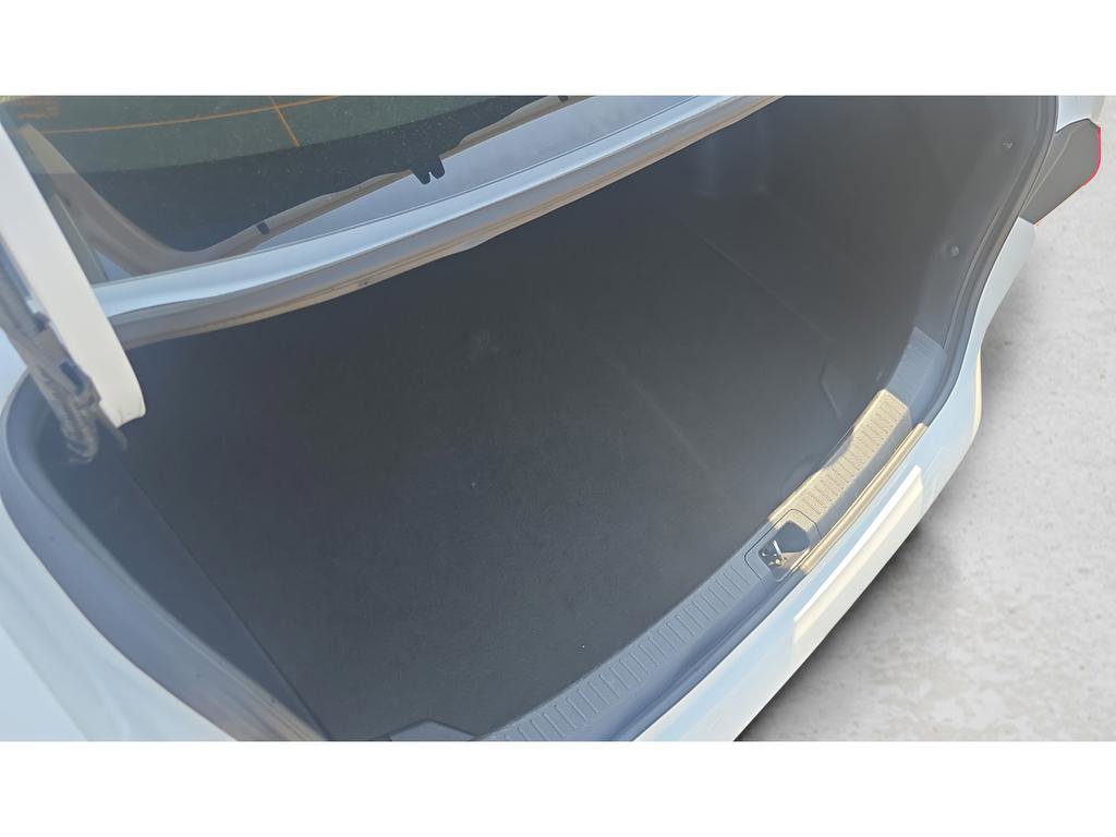 Used 2025 Toyota Corolla LE FWD image 9