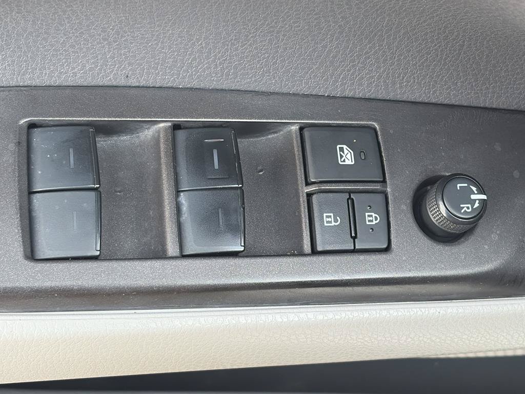 Used 2022 Toyota Camry LE FWD image 17