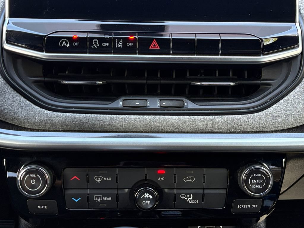 Certified 2023 Jeep Compass Sport image 23