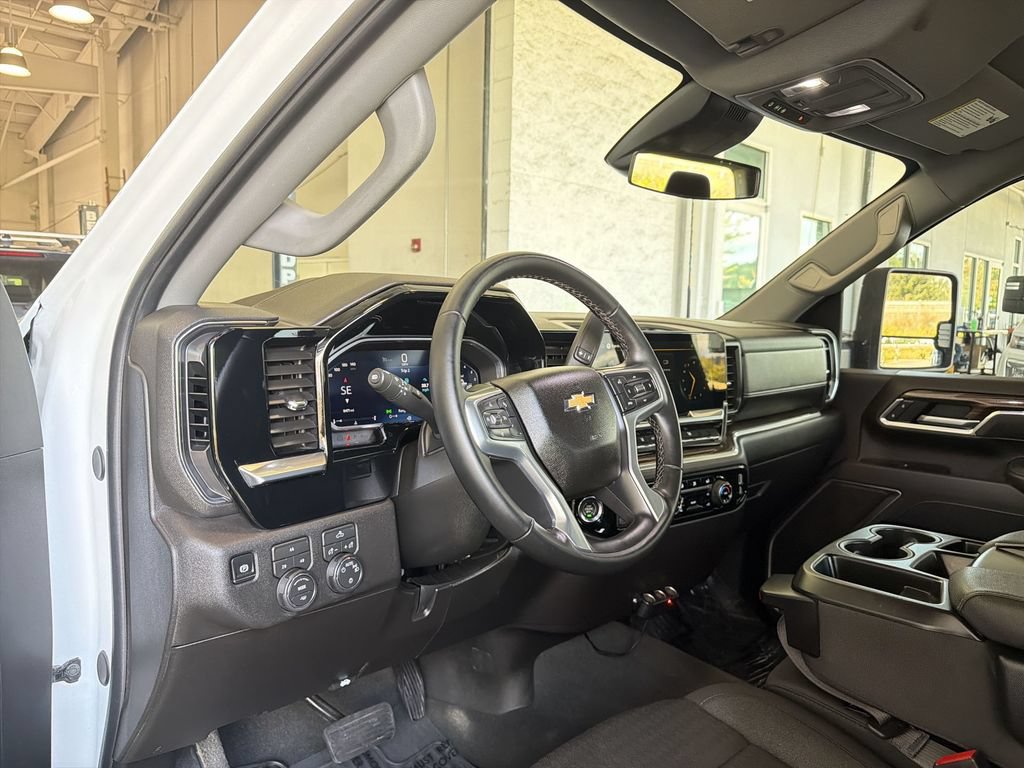 Certified 2026 Chevrolet Silverado 3500 LT AWD/4WD image 11