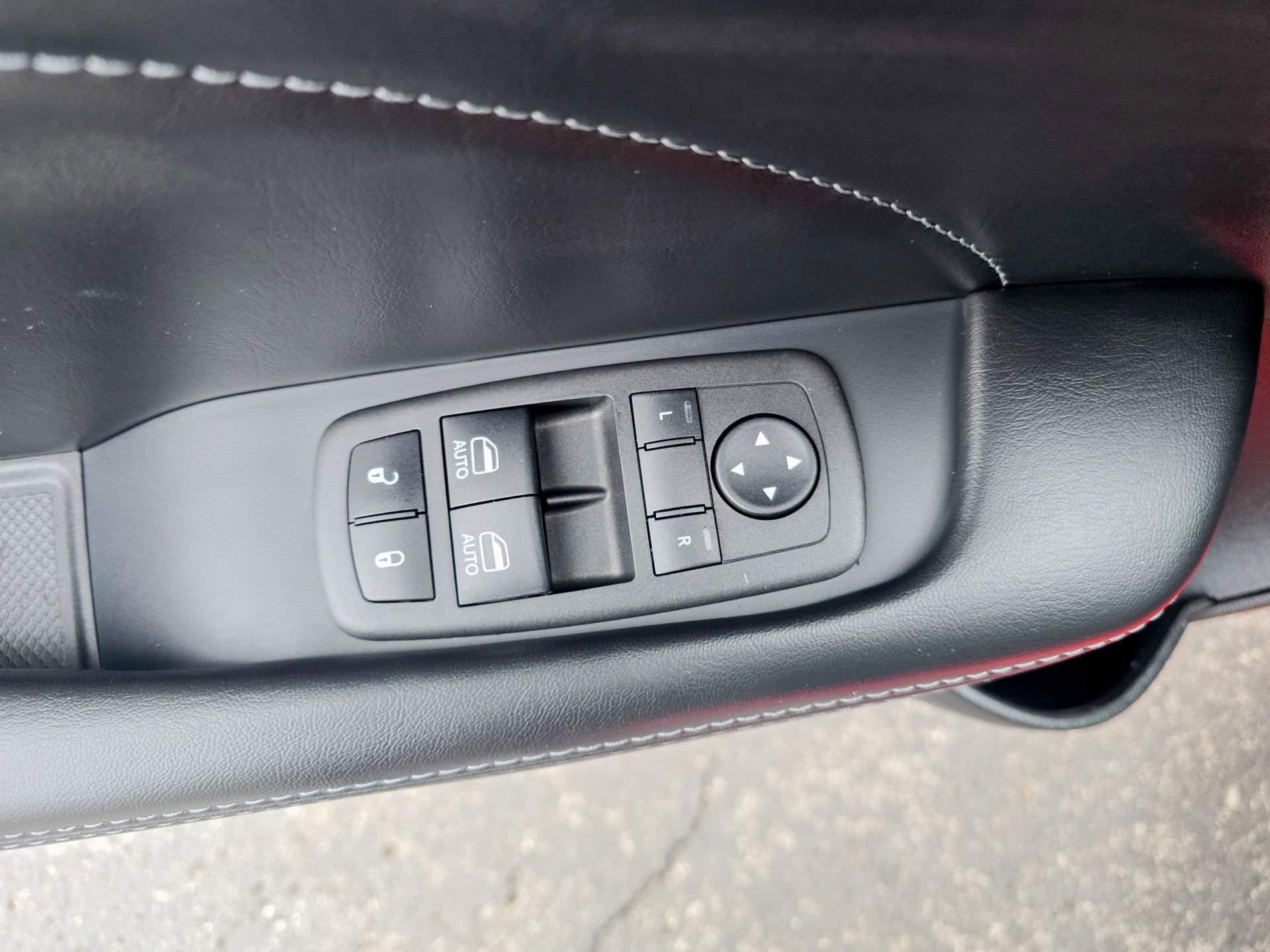 Used 2023 Dodge Challenger R/T w/ Plus Package image 36