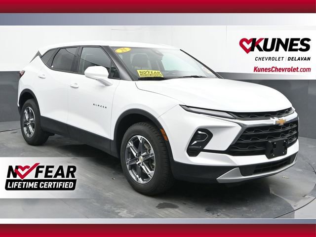 Used 2025 Chevrolet Blazer LT image 1