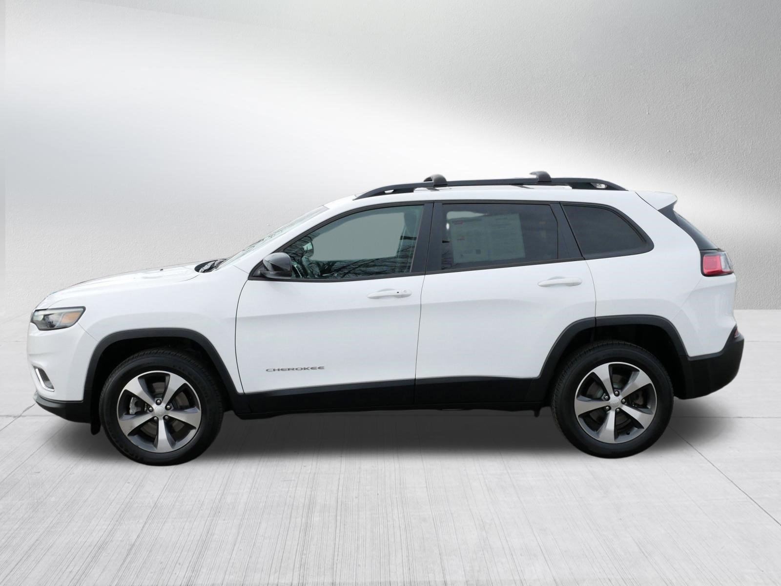 Used 2022 Jeep Cherokee Limited image 4