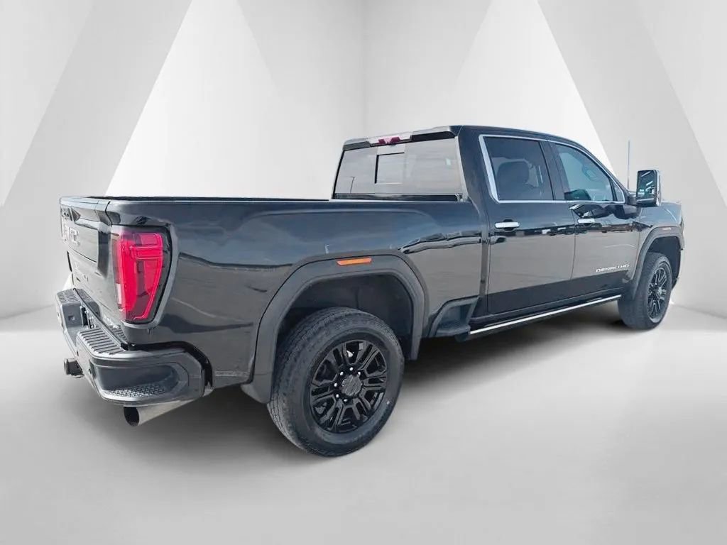 Used 2022 GMC Sierra 3500 Denali w/ Denali Black Diamond Edition image 6