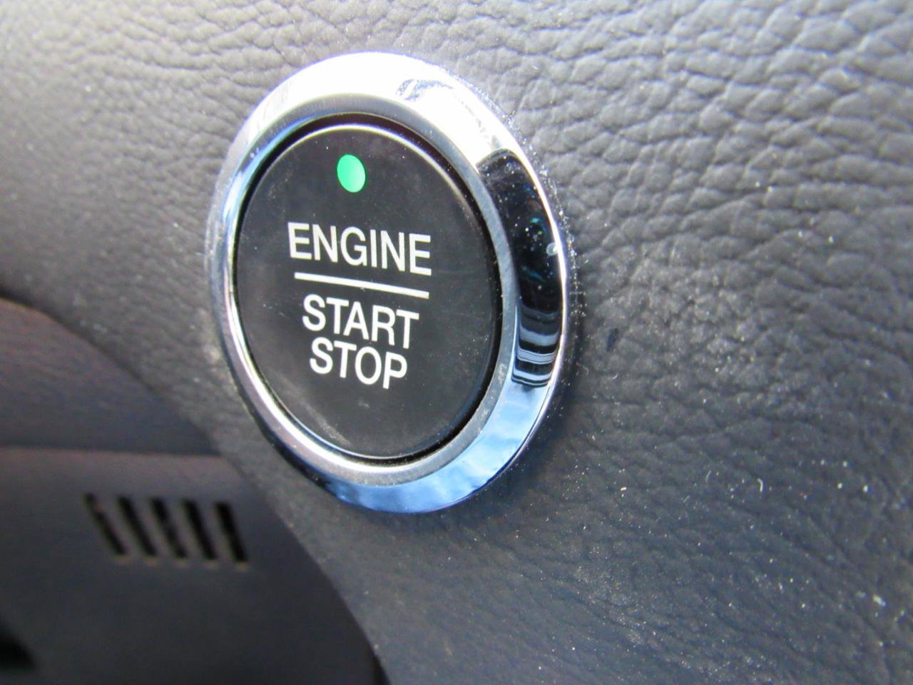 Used 2024 Ford Edge SEL w/ Convenience Package image 18