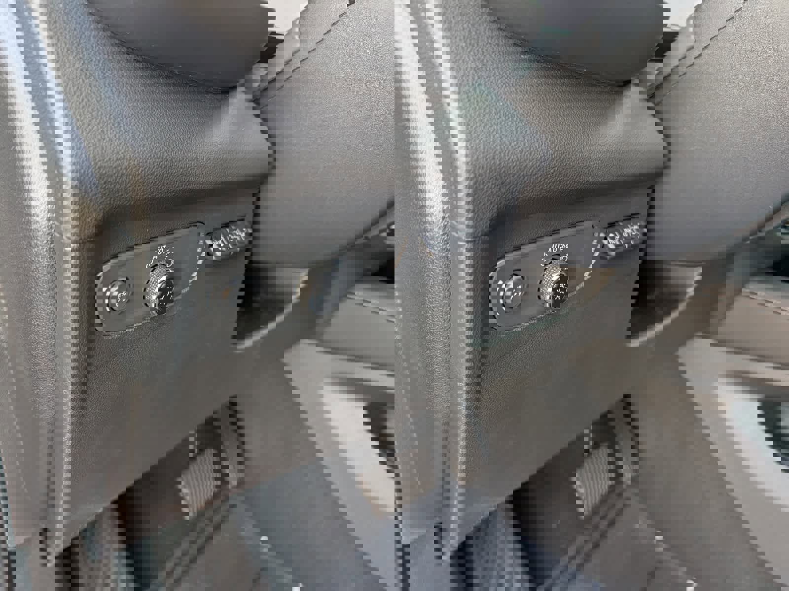 Certified 2022 Buick Envision Avenir w/ Technology Package II image 23