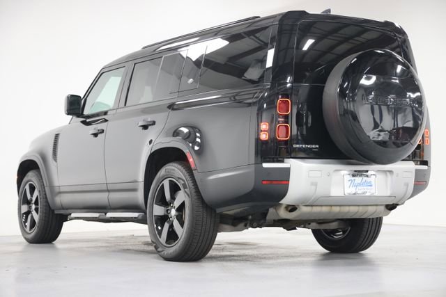 Used 2023 Land Rover Defender 130 SE AWD/4WD image 12