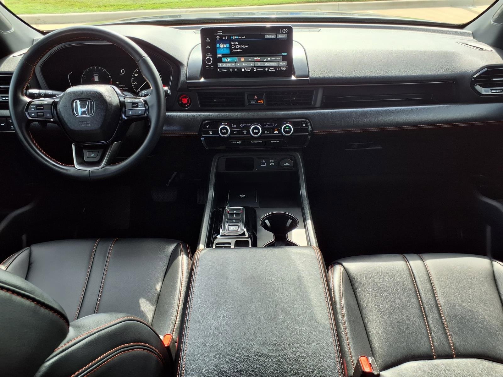 Used 2025 Honda Pilot TrailSport image 9