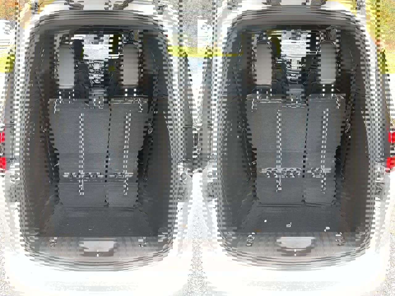 New 2026 Chrysler Pacifica Select image 23