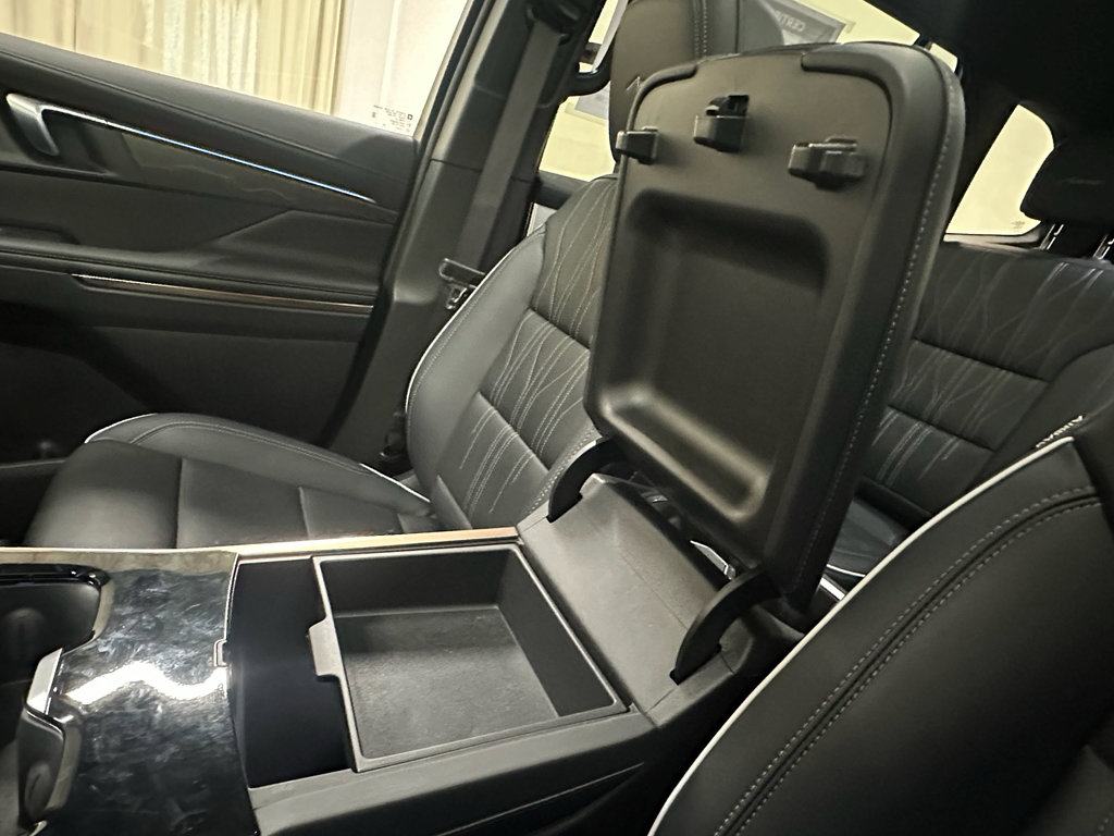 Certified 2025 Buick Enclave Avenir image 40