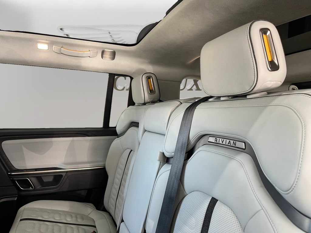 Used 2023 Rivian R1S Adventure AWD/4WD image 25