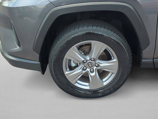 Used 2022 Toyota RAV4 LE AWD/4WD image 28