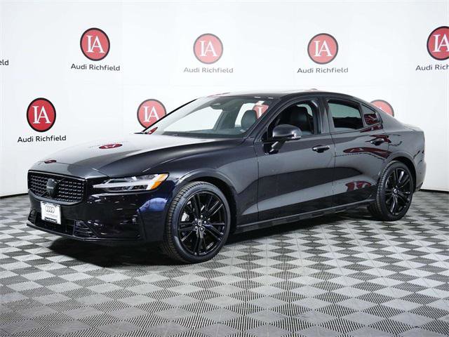 Used 2024 Volvo S60 B5 Plus image 4