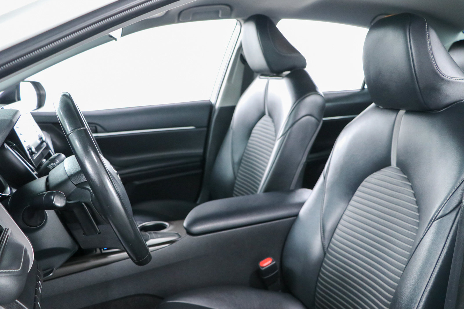 Used 2023 Toyota Camry SE FWD image 23