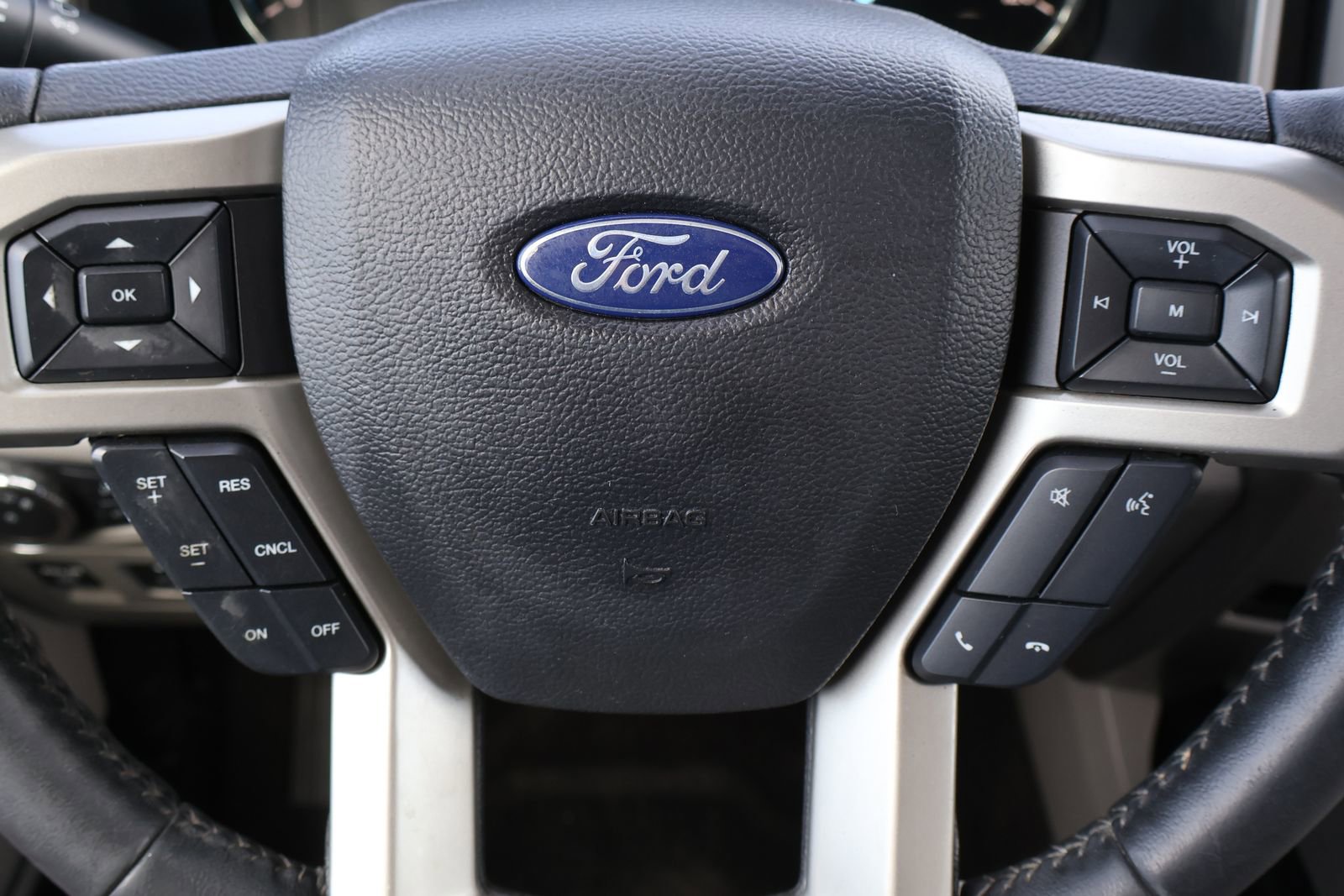 Used 2020 Ford F150 Lariat image 31
